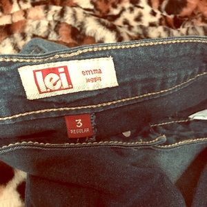Size 3 l.e.i. jegging